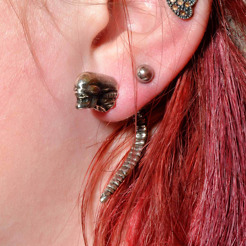 <p>Alien Chest Burster Earring</p>