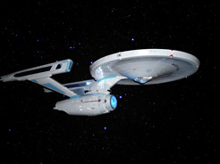 <p><strong>ENTERPRISE NCC-1701A</strong></p>
<p>Polar Lights scale 1/350 Assembled, painted and lighted myself (Length: 32 inches) </p>